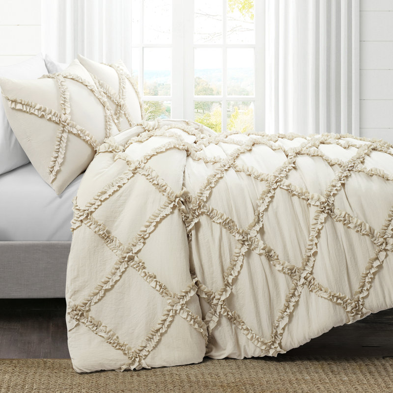 Ruffle Diamond Microfiber 3 Piece Comforter Set, King Comforter + 2 King Shams, Neutral
