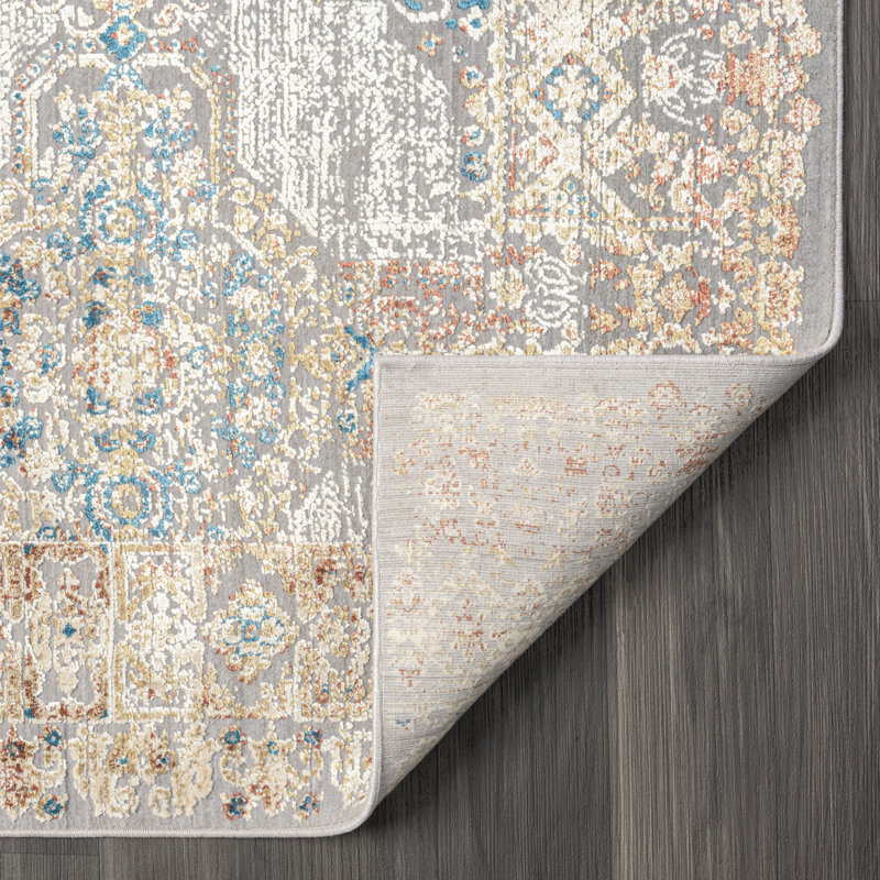 Preslie Area Rug in Grey, Rectangle 4' x 5'11"