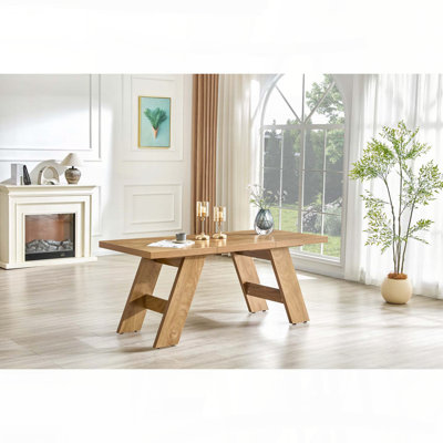 Table de salle à manger rectangulaire avec pieds en MDF en V incliné vers l'extérieur (71 po, bois clair, 6 à 8 places)