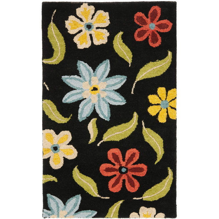 Emrick Hand Hooked Wool Floral Rug
