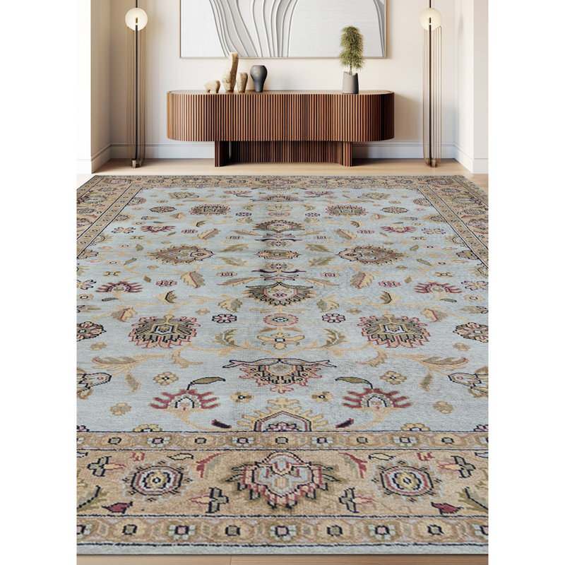 Maharajah Wool Oriental Area Rug in Gray/Brown