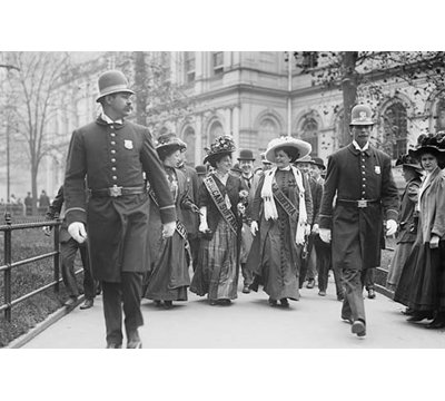 " Suffragettes Preceded By Policemen Leaving City Hall New York "