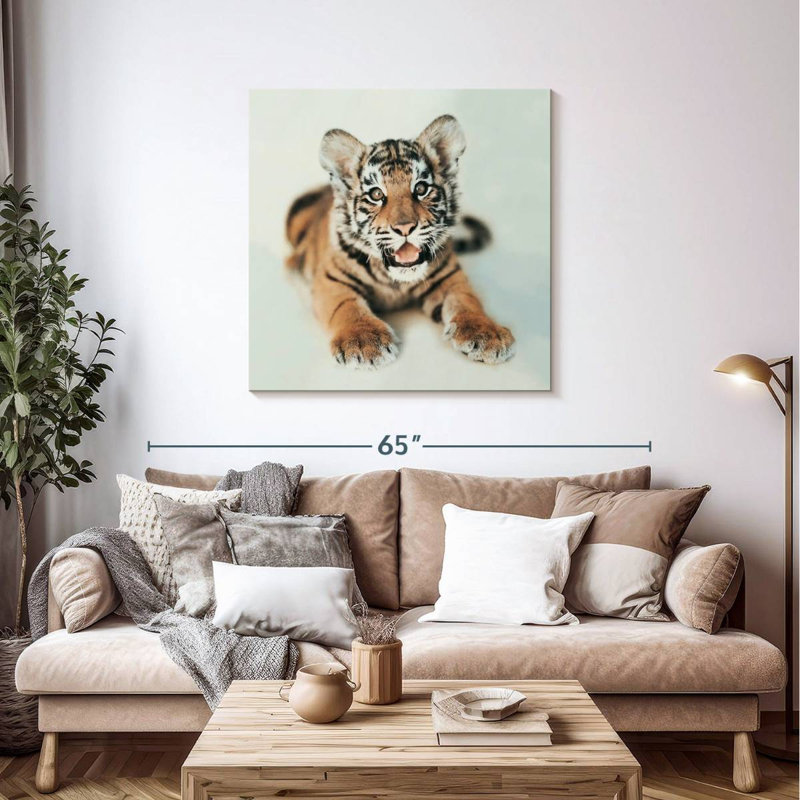Brampt Indira I, 39" H x 39" W