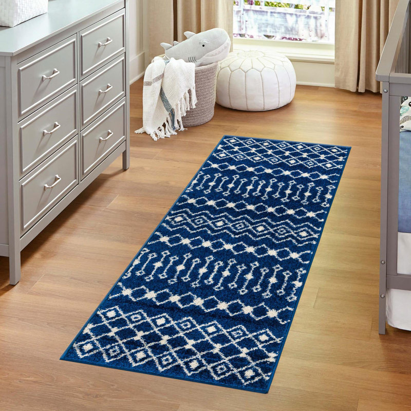Tapis bleu / blanc en chenille / polyester tissé à la machine Briehn, Tapis de couloir 2 pi 7 po x 12 pi