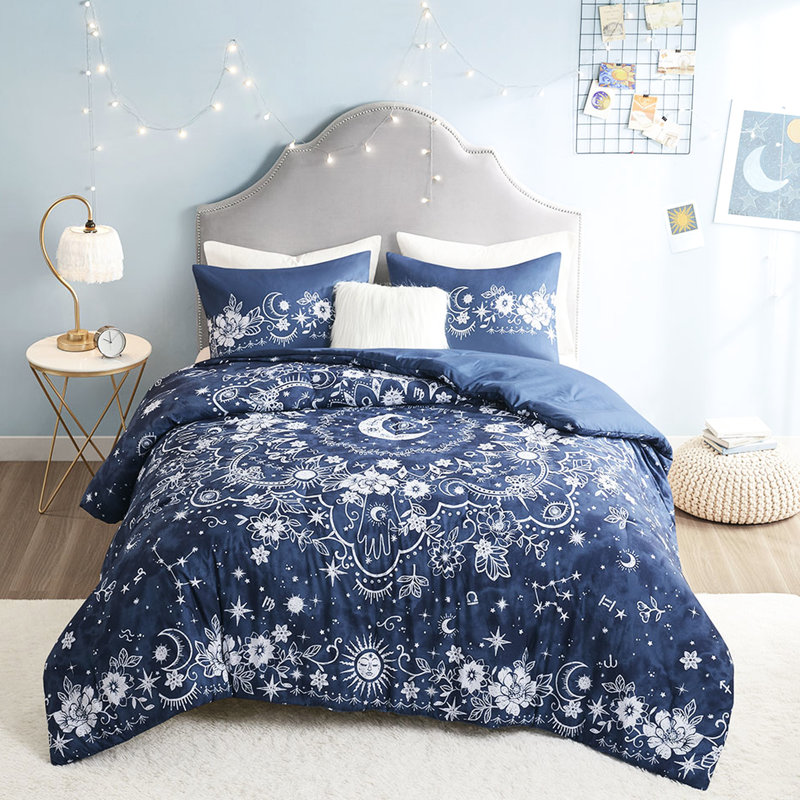 Édredon bleu marine céleste double / grand - avec traitement et accents floraux pour lit avec détails en étoile