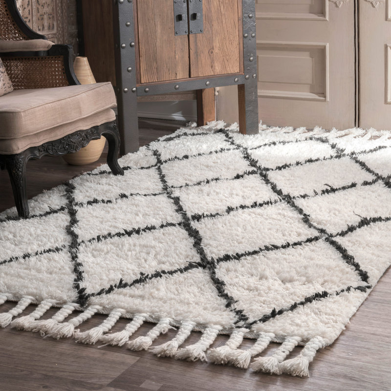 Twinar Geometric Hand Knotted Wool Off White/Dark Gray Shag Area Rug, Oval 3' x 5'