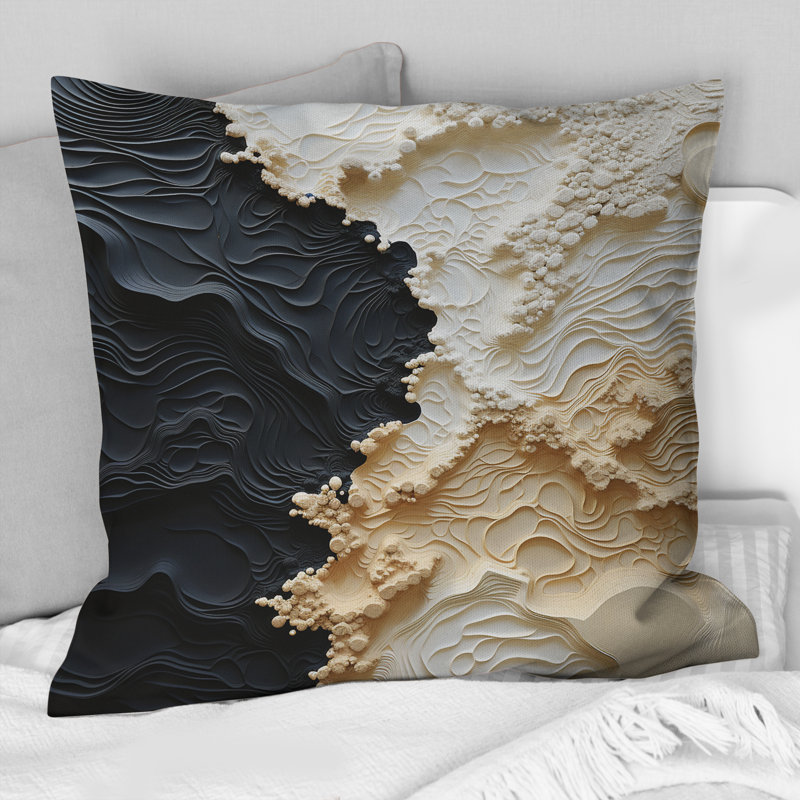 Coussin décoratif abstrait crème et noir liquide - imprimé bord de mer