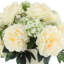 Pivoines disposées dans un vase en céramique
