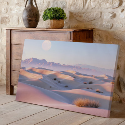 Toile, "Un paysage serein du désert au crépuscule", art mural dunes de sable doux sur fond dégradé de rose pâle et beige chaud