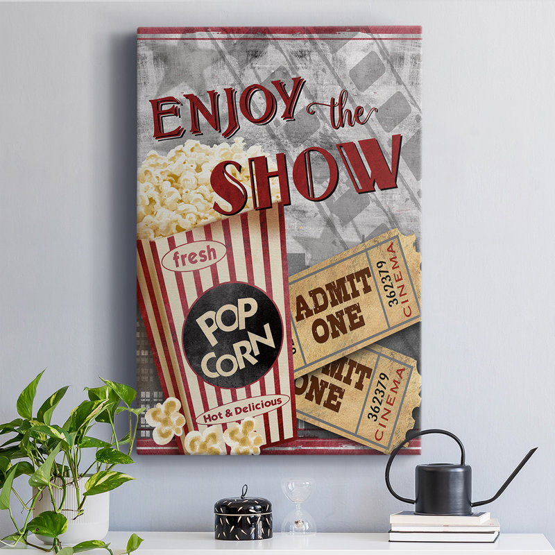 «Movie Night I», impression sur toile tendue, H 18 po x l 12 po x P 1 po