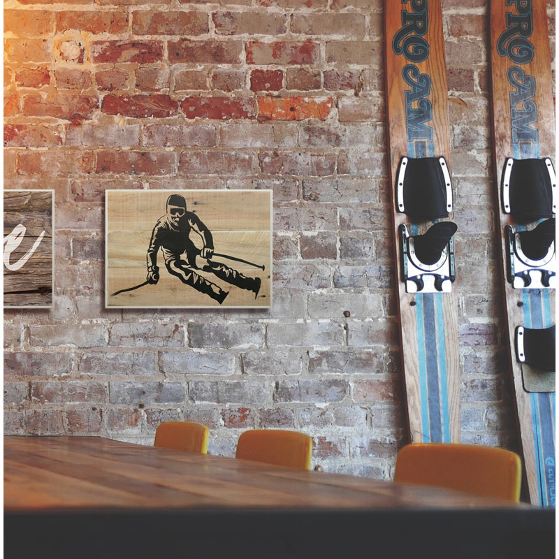 «Skier Decal» de Yara, impression, H 10 po x l 15 po x P 0,5 po, Plaque de bois