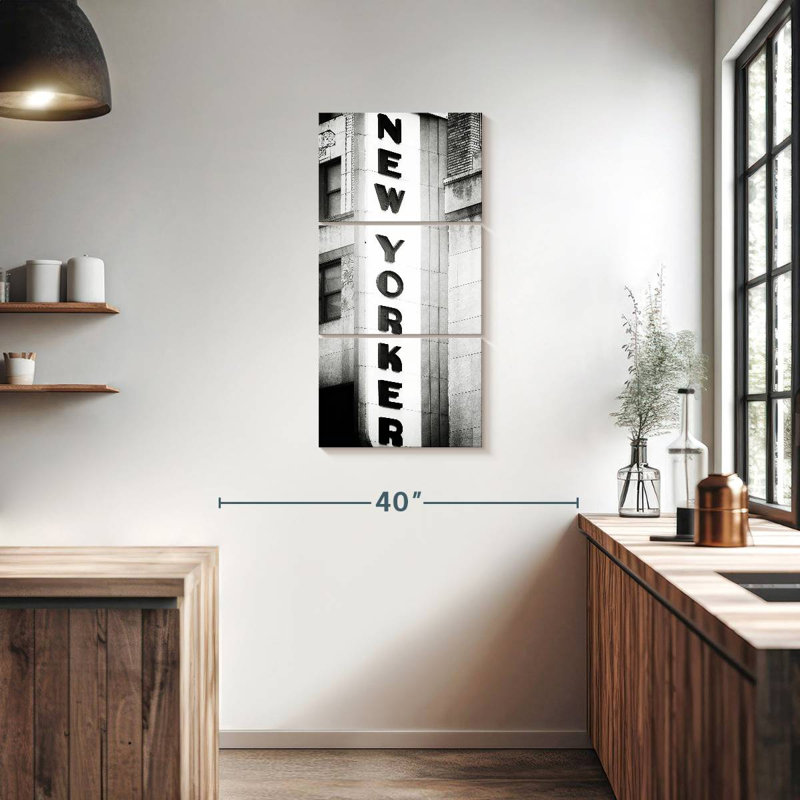 Hôtel New Yorker, H 38 po x l 18 po