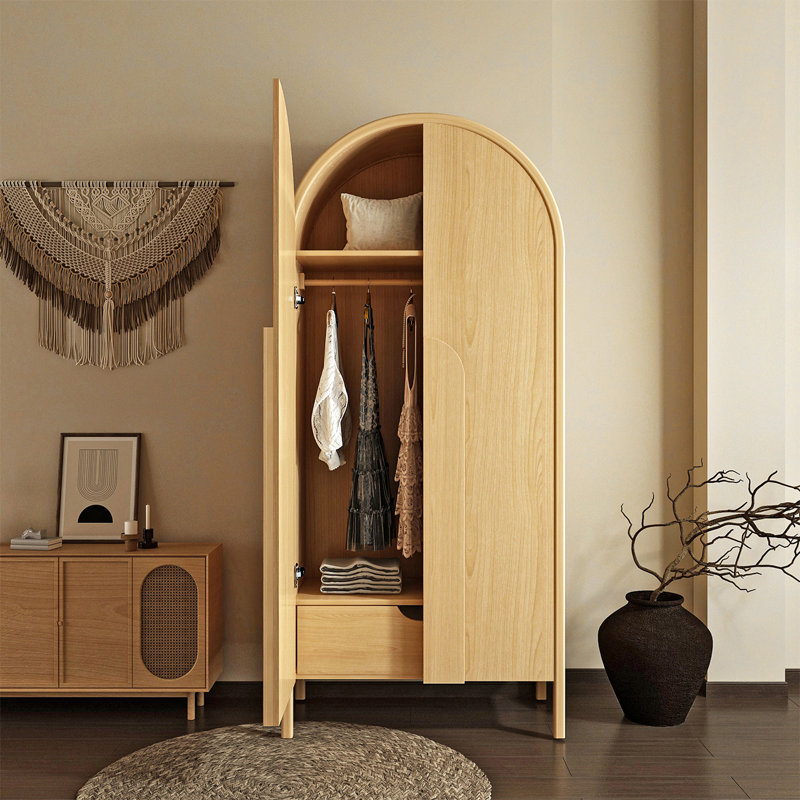 Garde-robe arquée en bois massif de style français