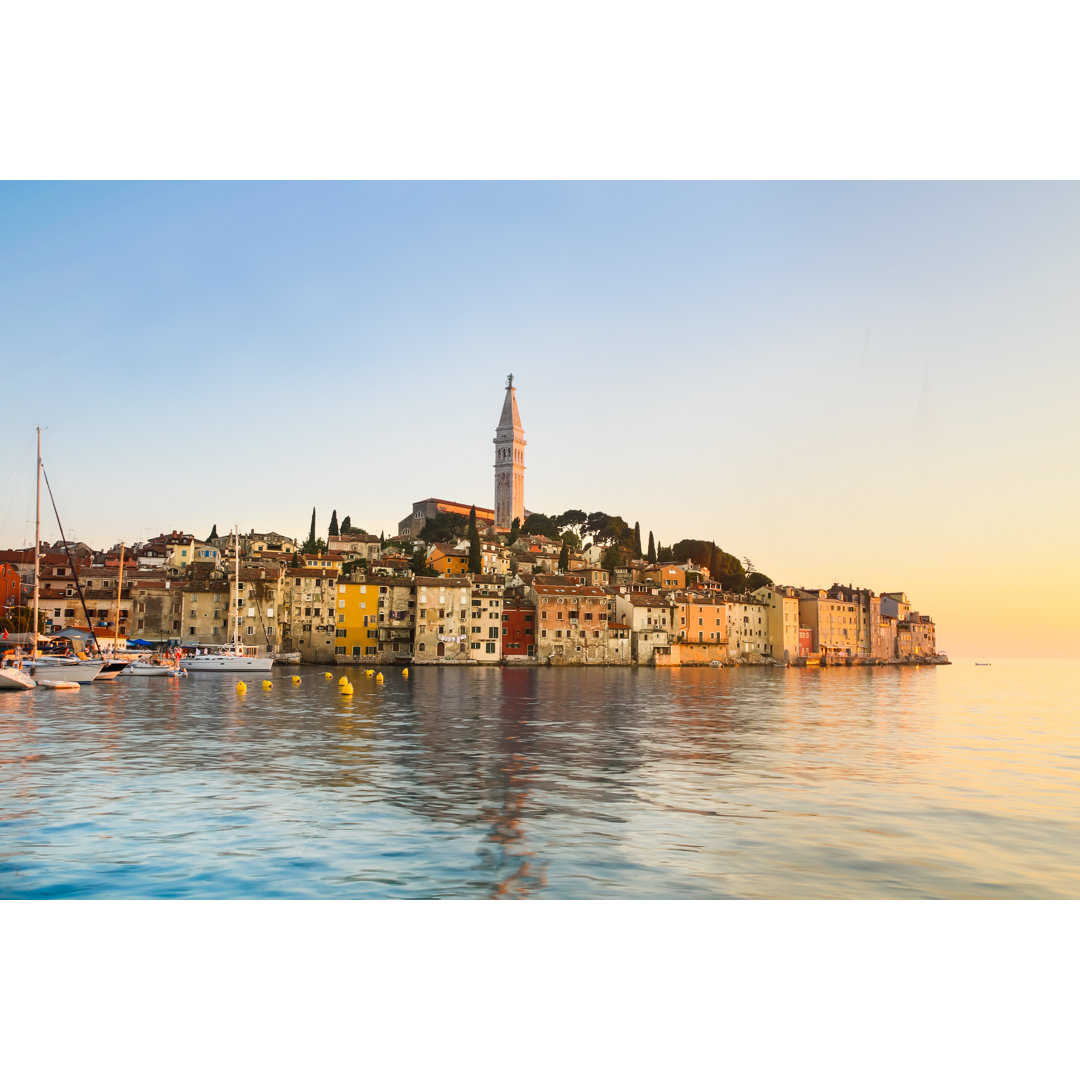 Küstenstadt Rovinj von Kasto80 - Foto ohne Rahmen auf Leinwand