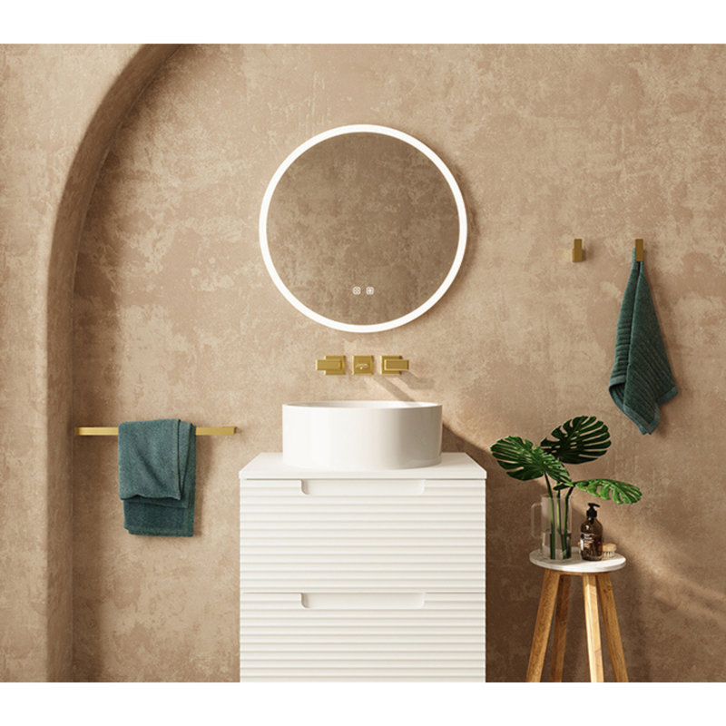 Miroir à DEL de 30 po avec rétroéclairage Bennett, luminosité et température réglables au toucher, désembueur de miroir chauffant, réglages de mémoire