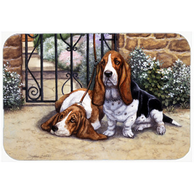 Caroline's Treasures Basset Hound at Gate Glass Cutting Board