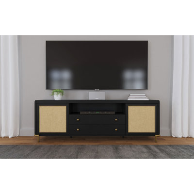 Meuble télé de 80 à 89 pouces de style bord de mer avec design bord de mer, 79 pouces de largeur, deux tiroirs, deux armoires et tablettes réglables sur pieds en métal pour les principales zones de vie.