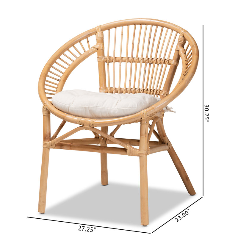 Chaise à accoudoirs en rotin avec dossier à lattes