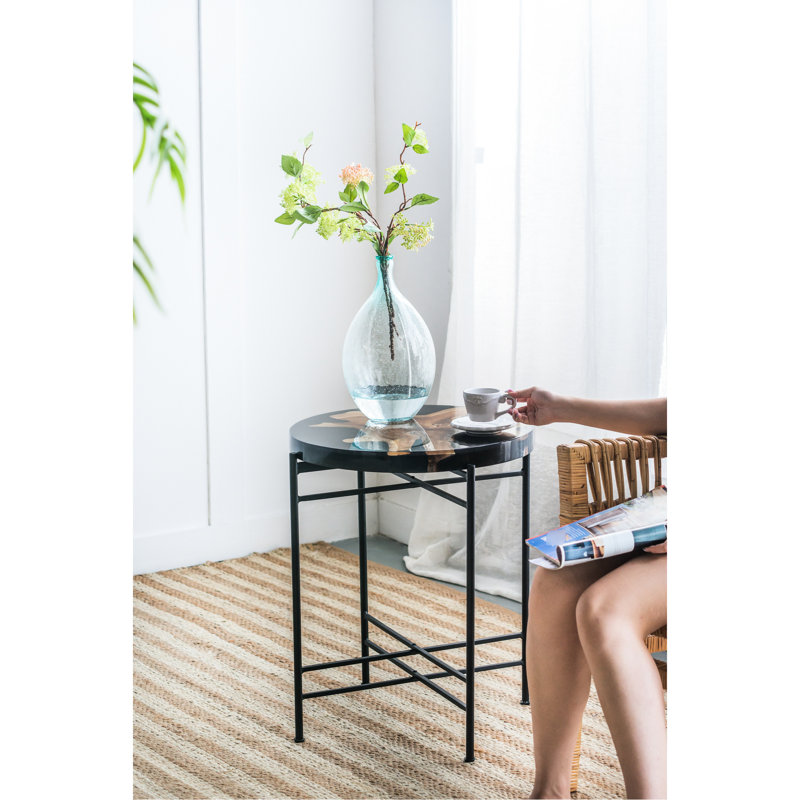 Table d'appoint Classic Classic avec structure en métal - 23,5H x 22D 22W, noir et brun