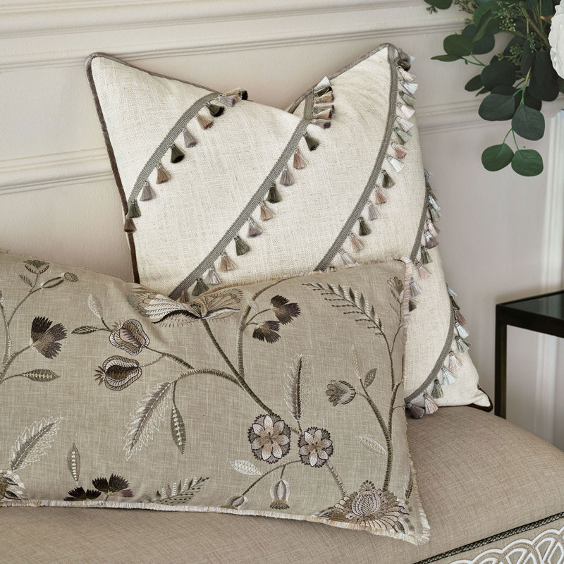 Coussin Rosecliff, Rectangle H 13 po x l 22 po, Motif floral taupe