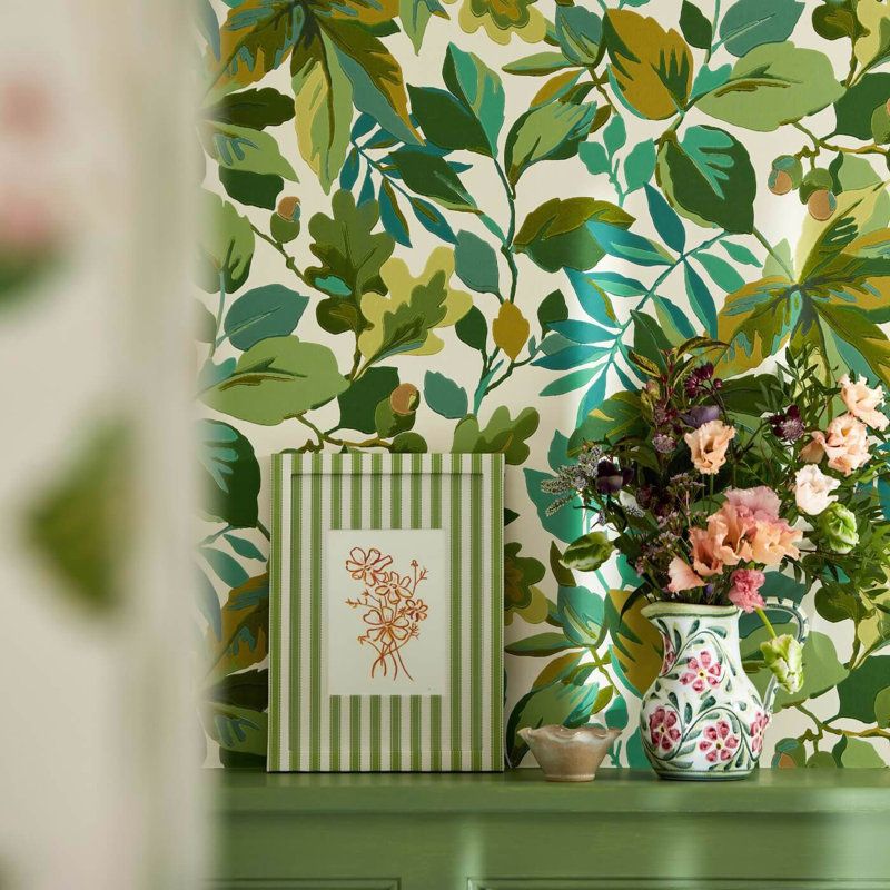 Robins Wood Wallpaper, Botanical Green