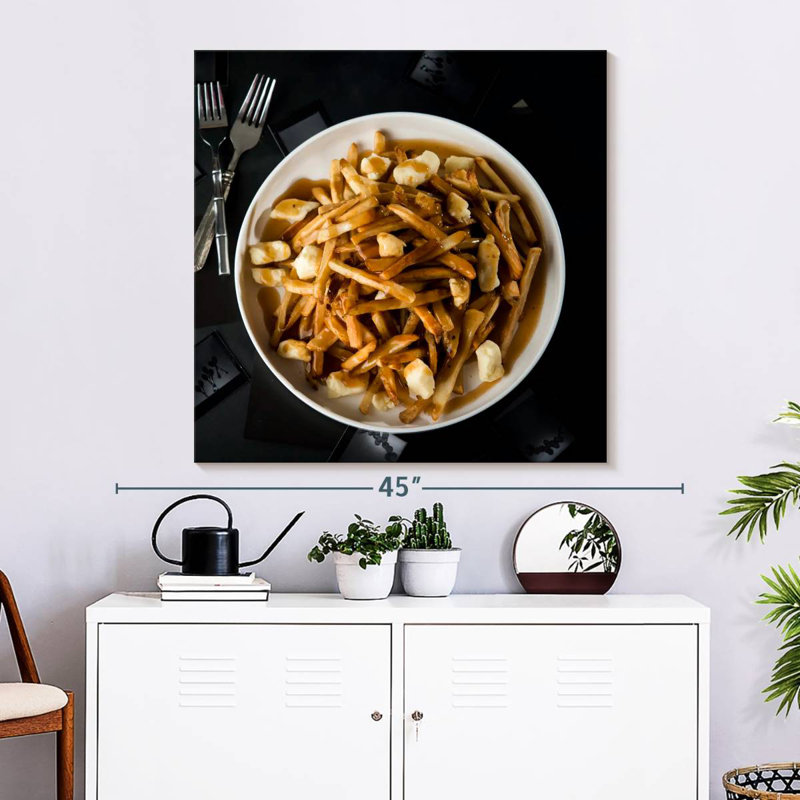 Yarlin Poutine Plate, 33" H x 33" W