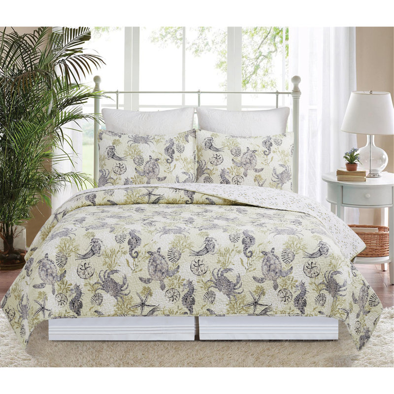 Cannon Beach Quilt Set, Queen Coverlet / Bedspread + 2 Standard Shams