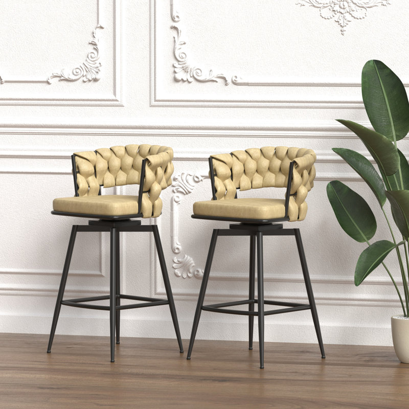 De 2 tabourets de bar bruns. Cuir technique, cadre pivotant à 360 °, siège rembourré pour bars, tavernes, tabourets de restaurant en brun. Tabouret de comptoir Cafés, Fermes