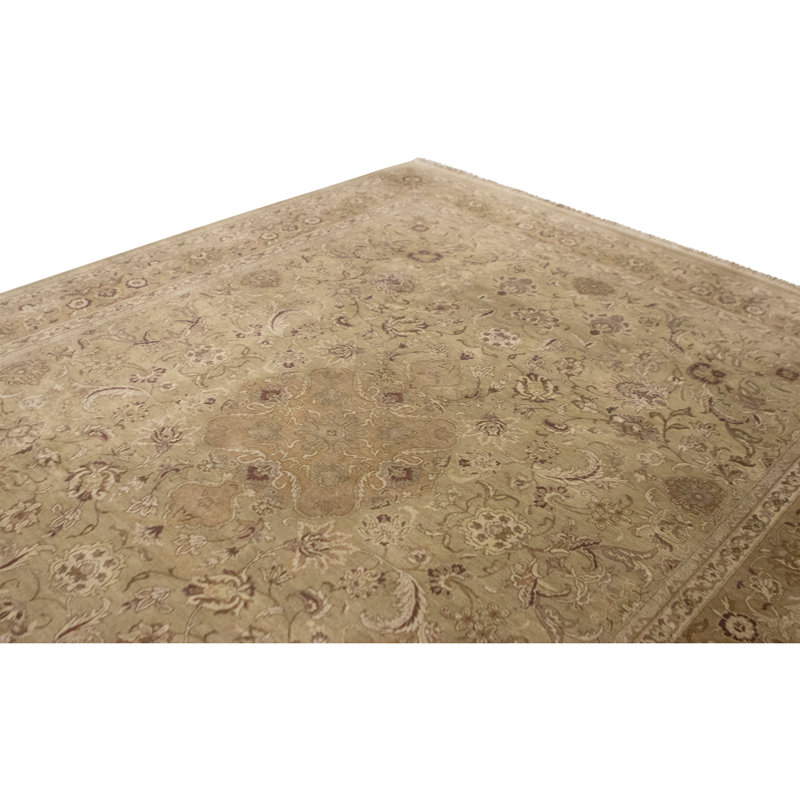 Hand Knotted Wool Oriental Area Rug in Gold