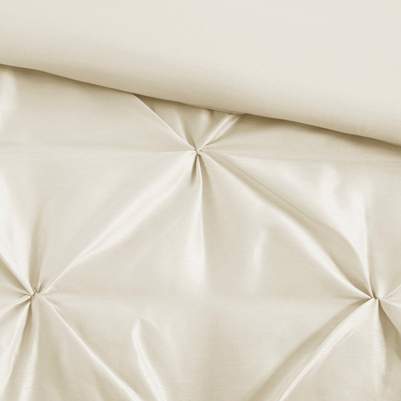 Ensemble d'édredon capitonné 7 pièces Regal - Ivoire, Édredon grand et 2 taies décoratives