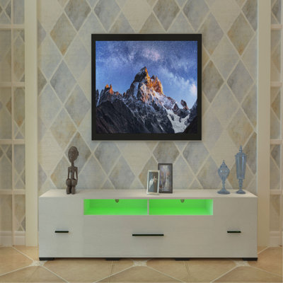 Meuble télé à DEL pour téléviseur de 55 à 80 po, meuble télé moderne équipé d'une prise de courant, console de télévision à grain de bois 60 70 à 80 po pour maisons et appartements