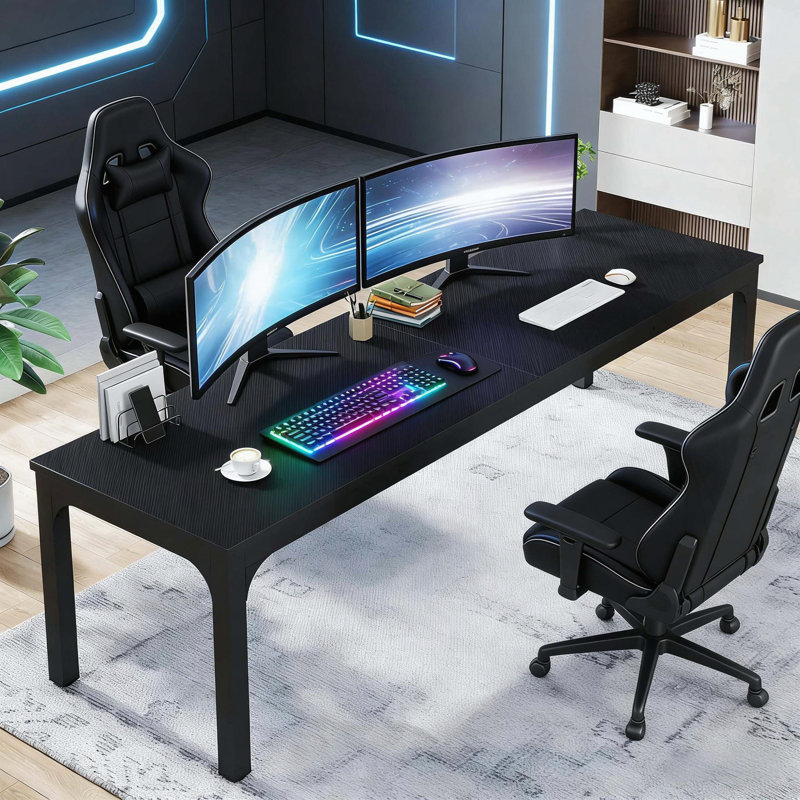 Bureau pour deux personnes avec grande surface