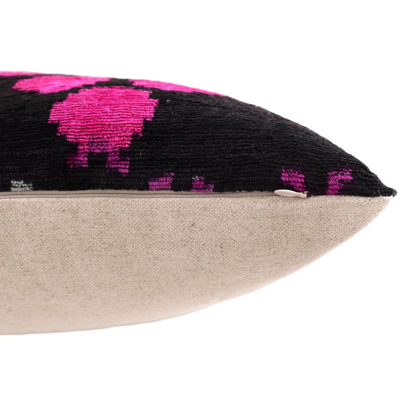 Oreiller en velours de soie Ikat The Midnight & Magenta - 20 po x 20 po