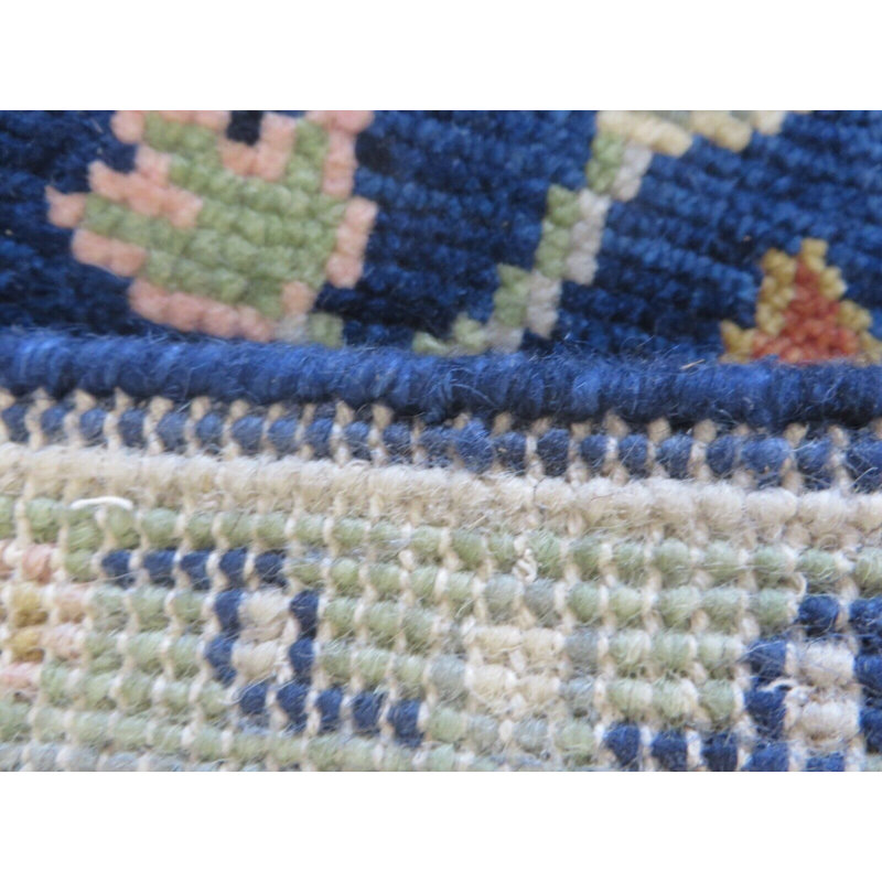 Tapis bleu marine unique de 2 pi 11 po x 20 pi 3 po