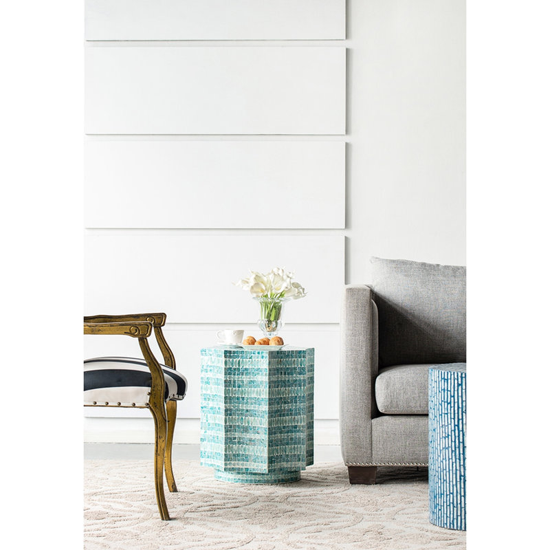 Tabouret multi-piédestal bleu 17 x 17 x 20 pouces avec incrustations et motifs en forme de losange, convient aux espaces de vie, peut être utilisé comme table d'appoint ou comme table d'appoint, 80% 20% avec des pièces décoratives élégantes, peut être un
