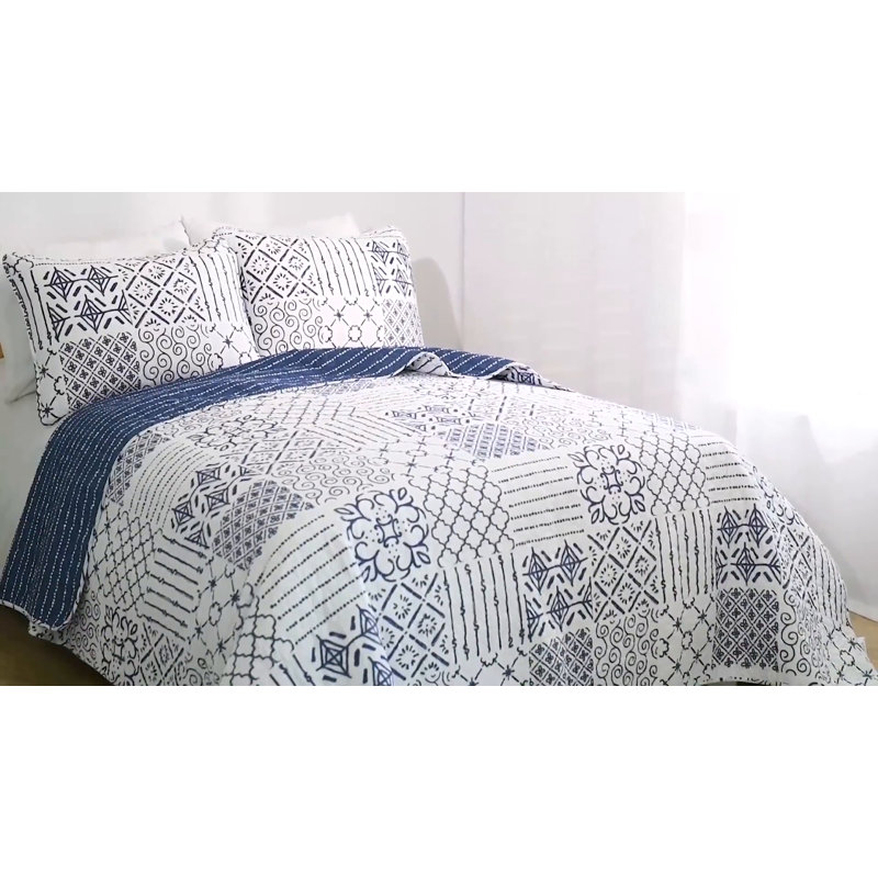 Coastal Charm Blue Cotton Reversible Quilt Set, Full/Queen