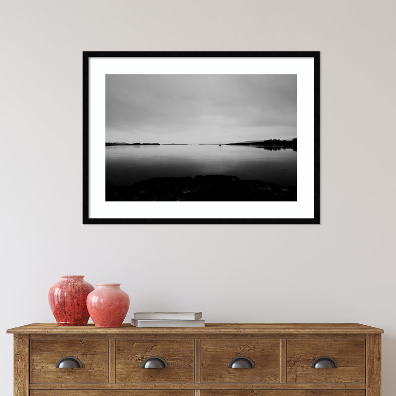 Into the Dark Night We Go par Laura Evans - Photographie avec cadre photo, H 24 po x l 33 po, Noir