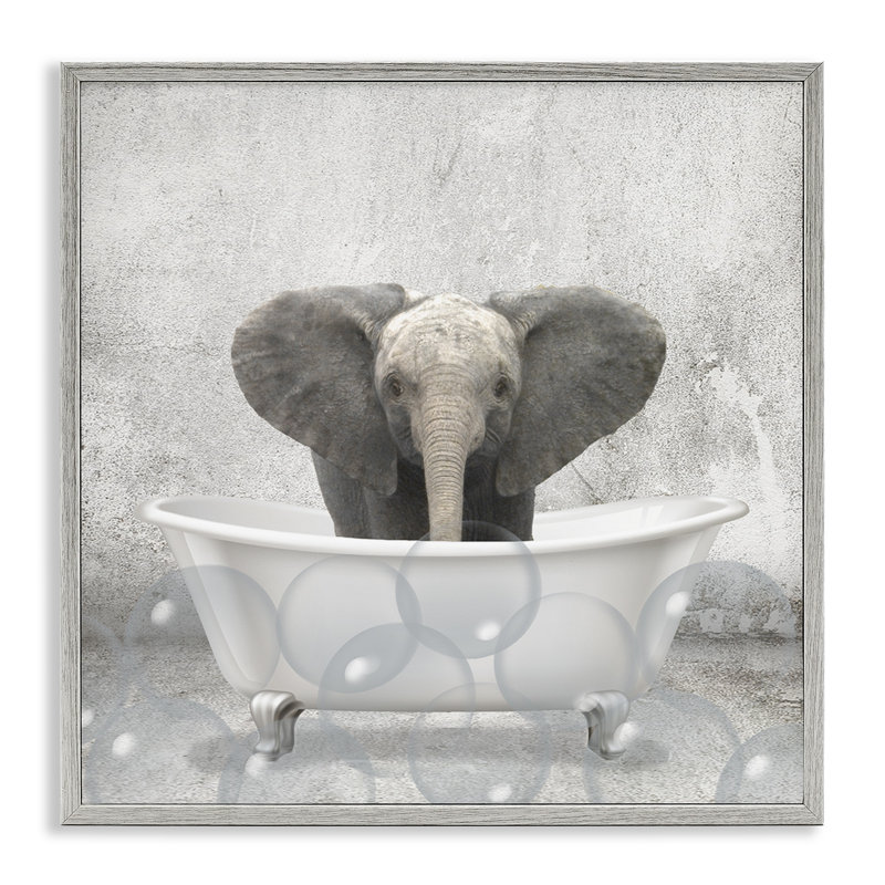 Bébé éléphant à l'heure du bain, Estampe numérique Farmhouse, H 17 po x l 17 po
