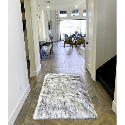 Mar Vista Faux Sheepskin Indoor Rug