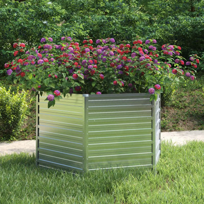 Amber-May Garden Bed