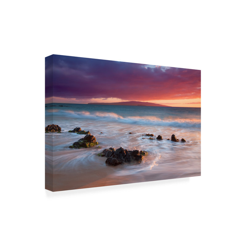 «Waves 3» par Dennis Frates - Photographie sur toile tendue, H 22 po x l 32 po x P 2 po