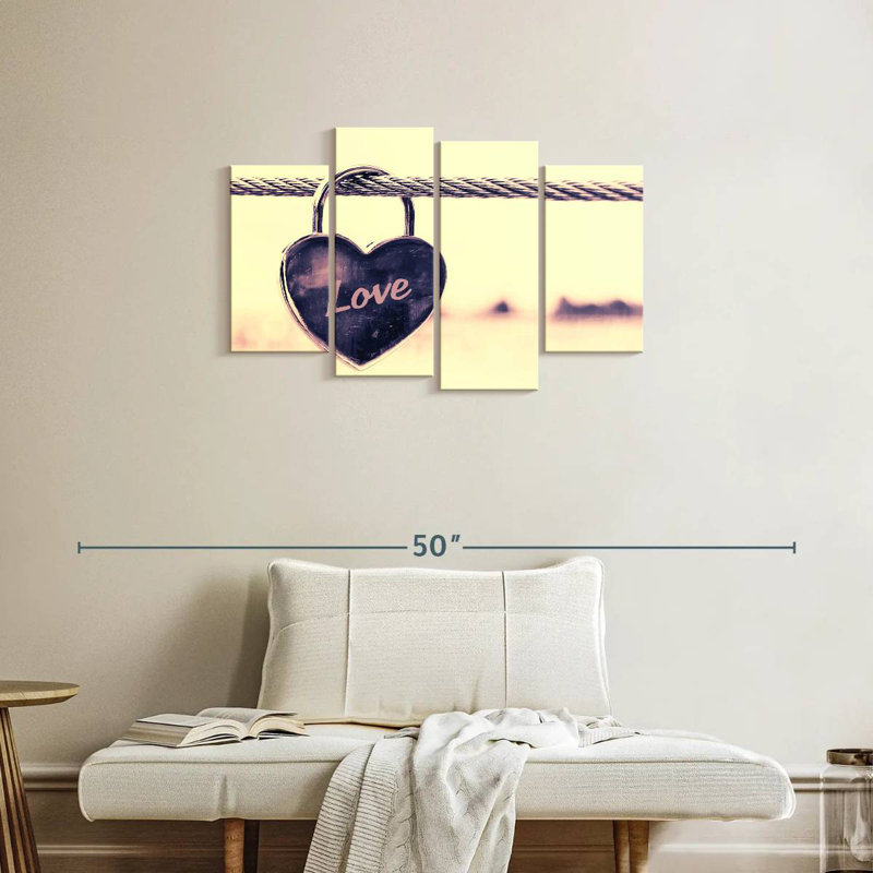 Love Locked, H 22 po x l 36 po