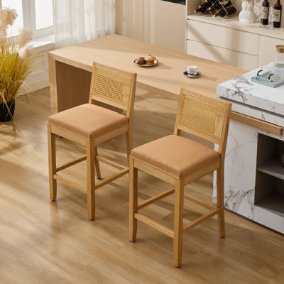 Ensemble de 2 tabourets de bar en bois massif à dossier en rotin, tabourets à hauteur de comptoir avec dossier creux respirant et coussin en lin haute densité, tabouret de comptoir rustique en bois pour la cuisine