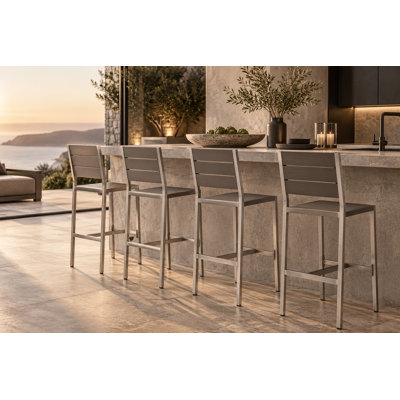  Tabouret de bar d'extérieur en aluminium de 30 po Betty - Ensemble de 4 chaises de bar de patio modernes avec structure antirouille et siège en résine de polyester toutes saisons - en gris