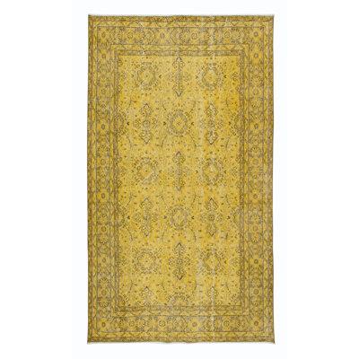 Tapis turc recyclé fait à la main 5 pi x 8,6 pi avec motif floral jaune surteint