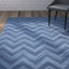 Tapis bleu en laine crocheté à la main à motif de chevrons Scanlan-19261910