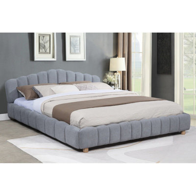 Grand, bleu, lit plateforme en velours, moderne, chambre à lattes à profil bas, contreplaqué, velours, tête de lit, tapissier, cadre de grand lit, profil, rails de chambre à coucher, lattes, quincaillerie, assemblage