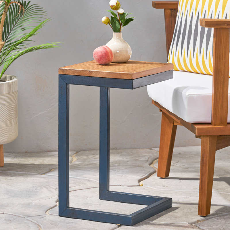 Petite table avec surface en bois de sapin et base en fer antique - petite antique distinctive, allure rétro