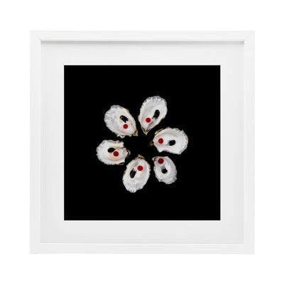 «Oyster Shells», reproduction encadrée sous verre, par Beth Adoette