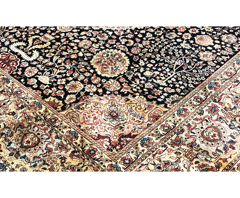 Tapis bleu et crème noué à la main de haute qualité